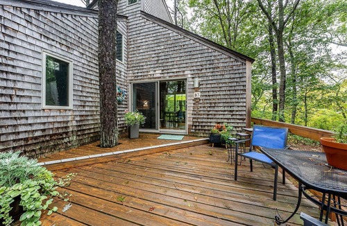 Wellfleet Cottage | Welcome to Wellfleet! Classically Modern, Woodsy and Serene.