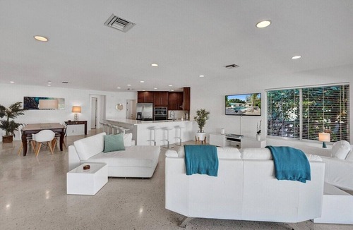 Dolphin Isles House | Welcome to your own private oasis at this enchanting Fort Lauderdale retreat!