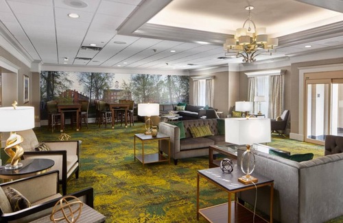 Athens Hotel | Welcoming Athenian Charm with Three Family-Ready Spacious Rooms! Seasonal Pool!