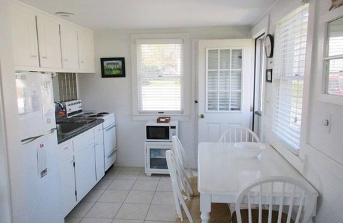 Wellfleet Cottage | Wellfleet Seashore Vacation Cottage (1665)