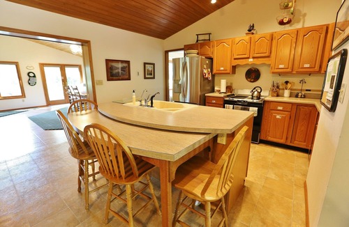West Glacier Cabin | West Glacier Cabin on Golf Course/1 Mile to GNP/Deck. Firepit. BBQ. AC