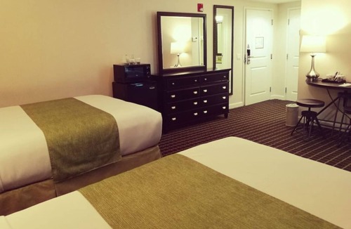 West Orange Hotel | West Orange Comfort Stay with Gym. Relax & Unwind