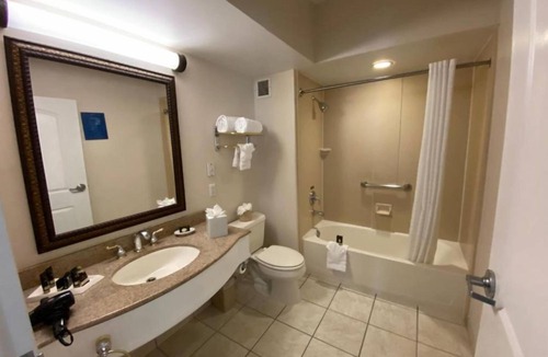 West Orange Hotel | West Orange Comfort Stay with Gym. Relax & Unwind