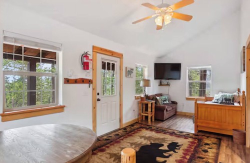 Lakeside House | Whispering Pines Cabin 1