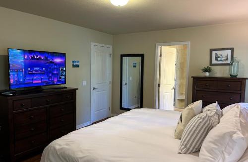 Whitefish House | Whitefish Home, 3 BED 2 BATH, Sleeps 7, Hot Tub, AC