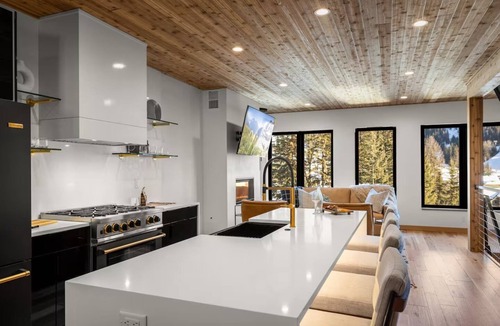 Whitefish Villa | Whitefish Mountain Ski In/Walk Out Chalet w Rooftop Hot Tub