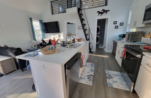 Carova Beach Cottage | Wild Horses - 4x4 Beach - Quiet & Cozy