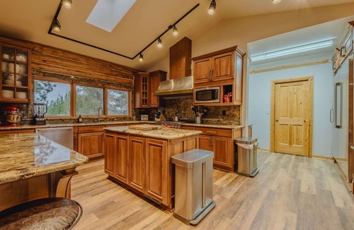 Eureka Cabin | Wilderness Club Lodge For 25