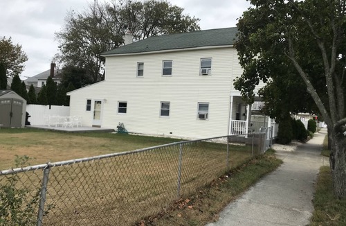 Wildwood Apartment | Wildwood apt 4.5 blocks from the beach , huge yard
