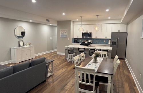Wildwood Condo | Wildwood Beach Bae 3BD/2BA 2.5 Blks to Beach New Const. 2 car parking w/Game Rm