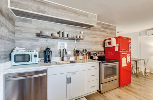 North Wildwood Condo | Wildwood Condo: Community Pool, Walk to Beach!