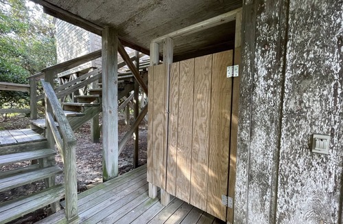 Hatteras House | Will's Hideaway 3 Bedroom Cottage by RedAwning