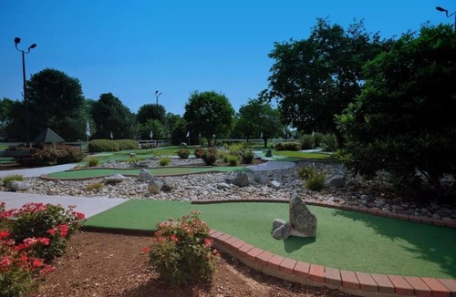 Berkeley Villa | Williamsburg | Historic Town Stay | Pool & Tennis | 2BR