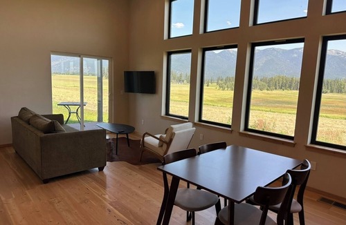Creston Cabin | Willowline Cabin #1