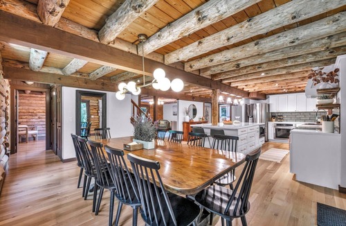 Hiram House | Winding Wood Log Cabin | Private Swim Pond | Hot Tub | Theater Room | Arcade Games | Fish | Boats