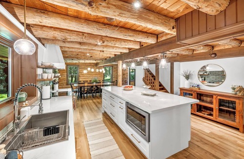 Hiram House | Winding Wood Log Cabin | Private Swim Pond | Hot Tub | Theater Room | Arcade Games | Fish | Boats