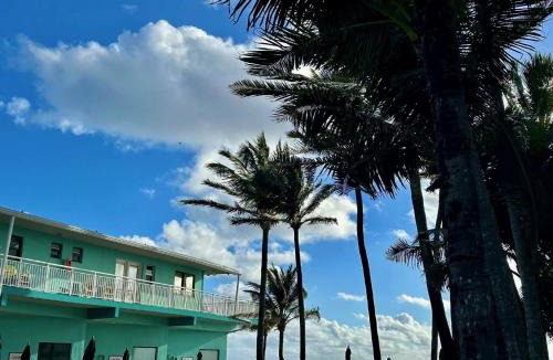 East Fort Lauderdale Resort | Windjammer Resort and Beach Club