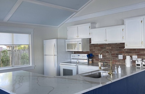 Rock Point Cottage | Windswept Getaway