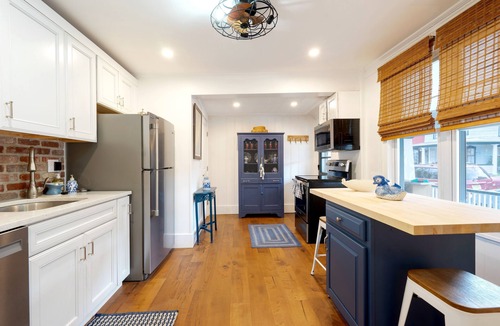 Ocean Grove House | WINTER RENTAL Private Roof Deck! Pets Welcome . Walk to Beach & Asbury!