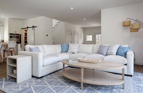 Barnstable House | WINTER SEASON DISCOUNT: Luxury Villa with Pool. Walk to Village and Beach!