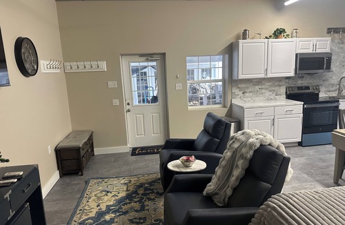 Lincoln Cottage | Wonderful 1-bedroom cottage with AC in charming Lincoln