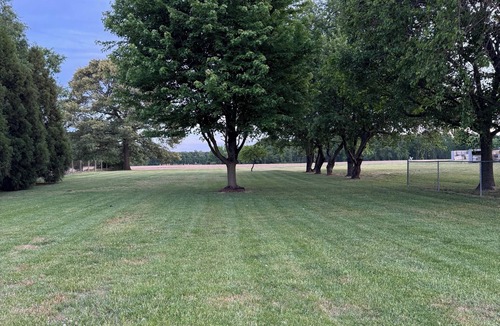 Milford House | Wonderful 3-bedroom bungalow only 10 minutes from Delaware Turf Complex.