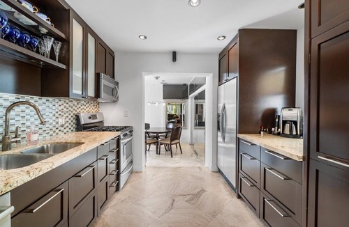 South Lake Villa | Wonderful 3-bedroom villa with Heated Saltwater Pool in vibrant Hollywood