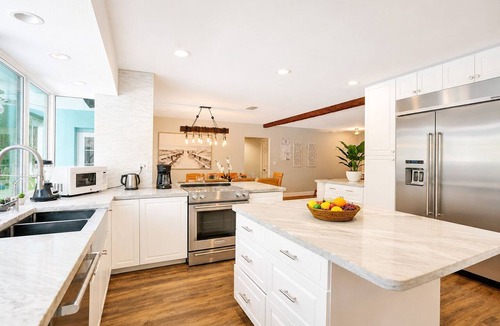 South Lake Villa | Wonderful 4BR & 3BA Villa Heated Pool near Beach