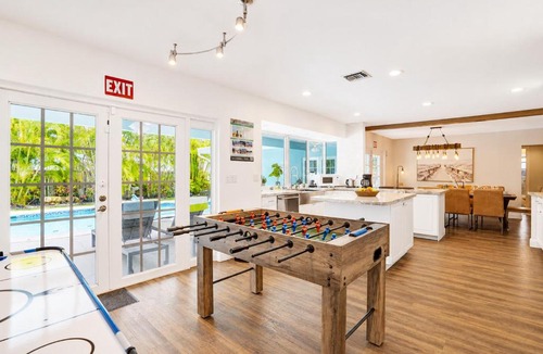 South Lake Villa | Wonderful 4BR and 3BA Villa Heated Pool near Beach