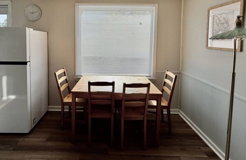 Geneva-on-the-Lake Cottage | Wonderful and Quaint GOTL Cottage- Pet Friendly!