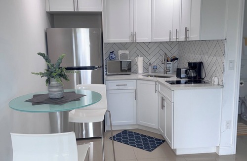 Greenacres Apartment | Wonderful apartment near the Airport, Beaches and Downtown