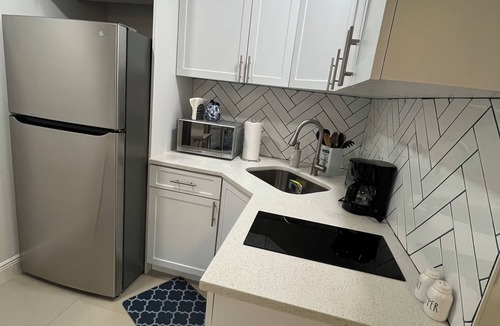 Greenacres Apartment | Wonderful apartment near the Airport, Beaches and Downtown