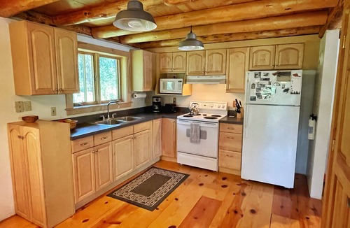 West Glacier Cabin | Wonderful Cabin in the Woods/West Glacier, Near Glacier National Park Entrance