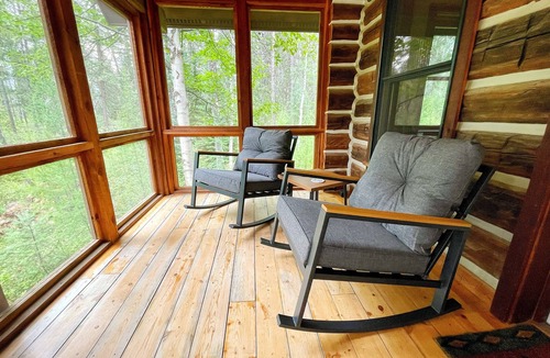 West Glacier Cabin | Wonderful Cabin in the Woods/West Glacier, Near Glacier National Park Entrance