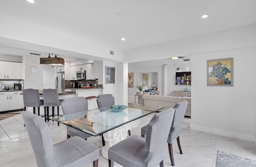 Gulf Stream House | Wonderful Heated Pool House Delray Beach near Ocean - close to shops and the av’