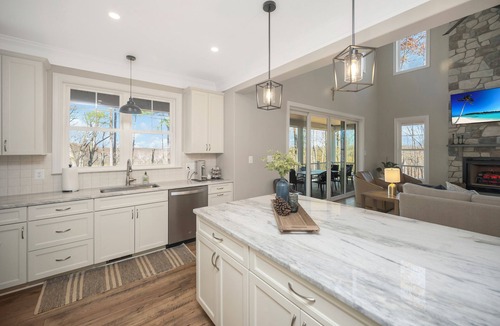 Ruby House | Wonderful Riverfront, Views, Balcony, King-2, BBQ, Peaceful