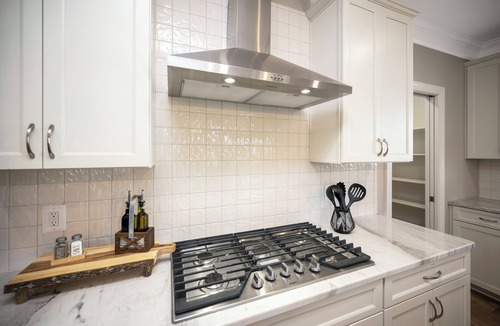 Ruby House | Wonderful Riverfront, Views, Balcony, King-2, BBQ, Peaceful