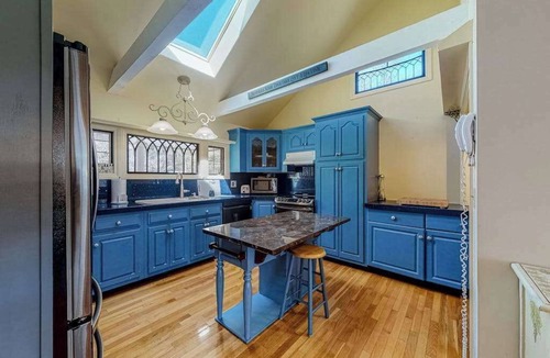 Cotuit House | Wonderful waterfront getaway with furnished deck, pond access, kayaks & WiFi