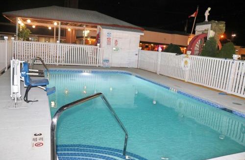 Niagara Falls Hotel | Woodland Inn