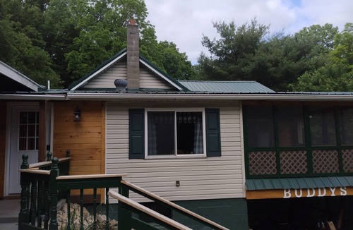 Knox Dale House | Woodland retreat. Close to civilization but not too close.