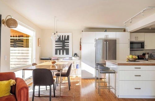 Woodstock House | Woodstock Waterfall Hideaway · Walk To Tinker St!