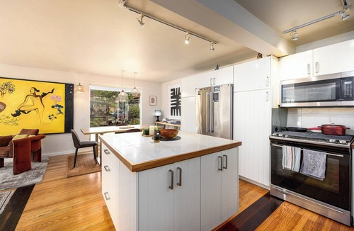Woodstock House | Woodstock Waterfall Hideaway · Walk To Tinker St!