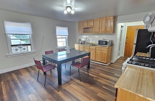 Harrison Apartment | Wordl CUP - Walk to PATH Easy NYC & MetLife Access Parking