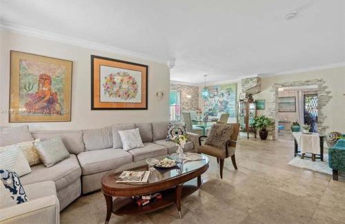 Hallandale Beach Villa | World Cup Luxury Waterfront HUB, With Private Hot Tub, Beachs,Aventura Mall Casinos, Restaruants