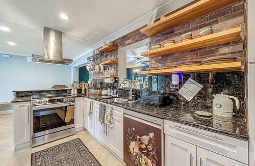 Riverland Village House | World Cup Oasis - Hot Tub - Hard Rock Stadium, FLL, Cruise Port, Beaches <20 min
