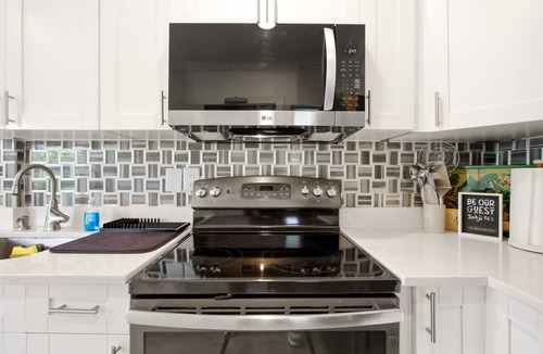 Poiciana Park II House | WPB Bungalow with Pet-Friendly Fenced Yard, Mins to Downtown and Beach