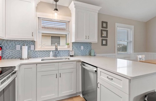 Colington House | Wright On Time: Central Location | Dogs Welcome