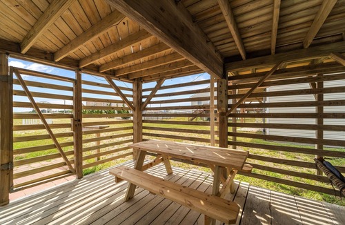 Kill Devil Hills Cottage | Wright Salty/One Block to Beach/Dog Friendly/Ocean Views/Covered Outdoor Space