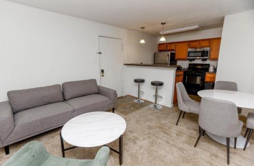 Coliseum Central Apartment | Wyndham 912 Urban Chic, wd, Parking, Pool