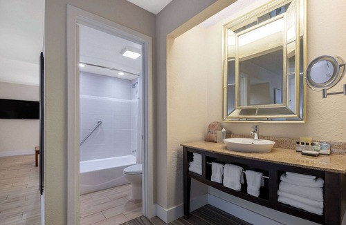 Boca Raton Hotel | Wyndham Boca Raton Hotel